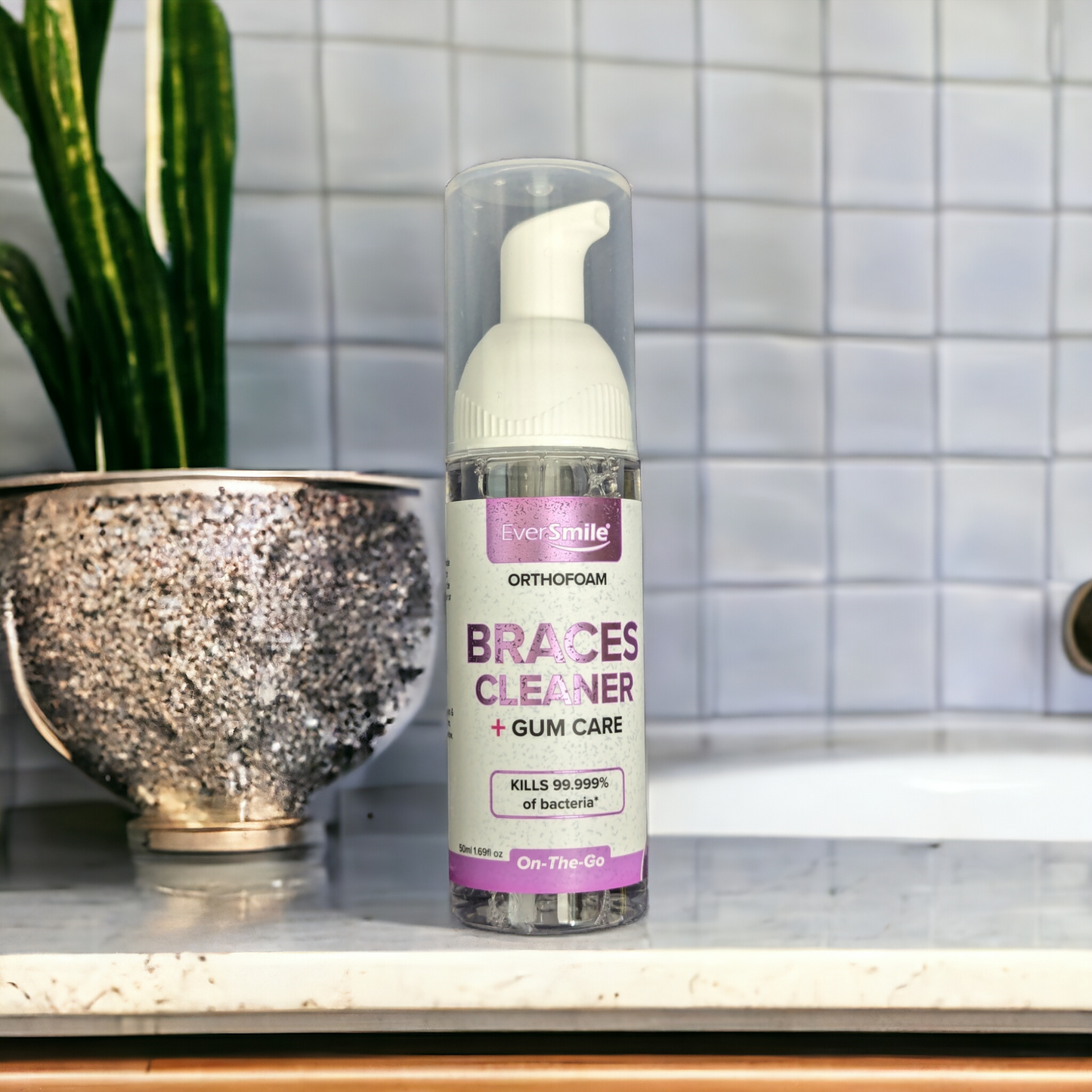 Chai vệ sinh răng miệng khi niềng răng mắc cài OrthoFoam