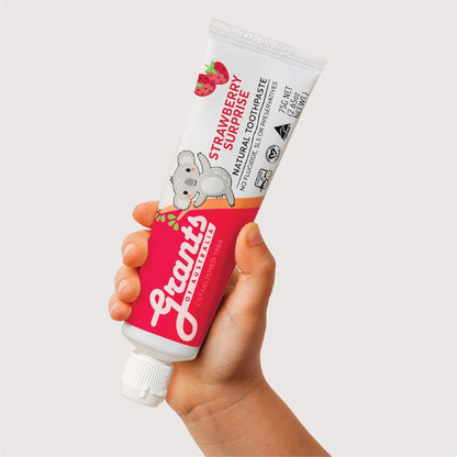 Kem đánh răng thảo dược Strawberry Surprise (hương dâu) cho trẻ 2 tuổi