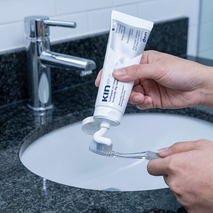 Kem Đánh Răng Kin Whitening 75ml – Làm Trắng Răng, Tẩy Ố Vàng & Ngừa Sâu Răng Hiệu Quả
