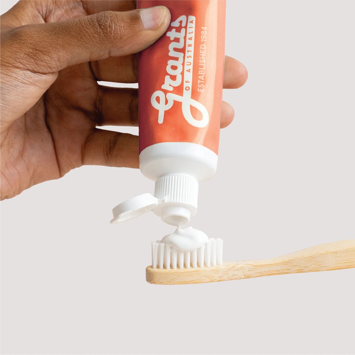 Kem đánh răng thảo mộc Grants Cinnamon  (hương quế)